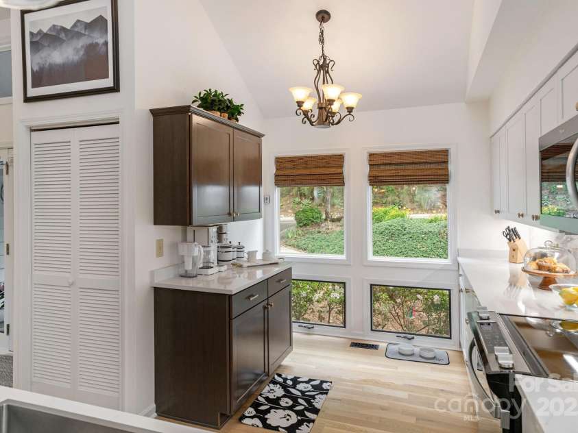 104 SUNNY VIEW Lane, Flat Rock, NC 28739.  MLS# CAR4266917, YatesRealty ID 17534. 