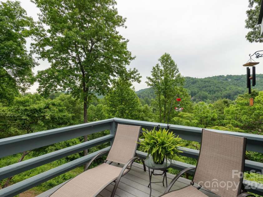 104 SUNNY VIEW Lane, Flat Rock, NC 28739.  MLS# CAR4266917, YatesRealty ID 17534. 