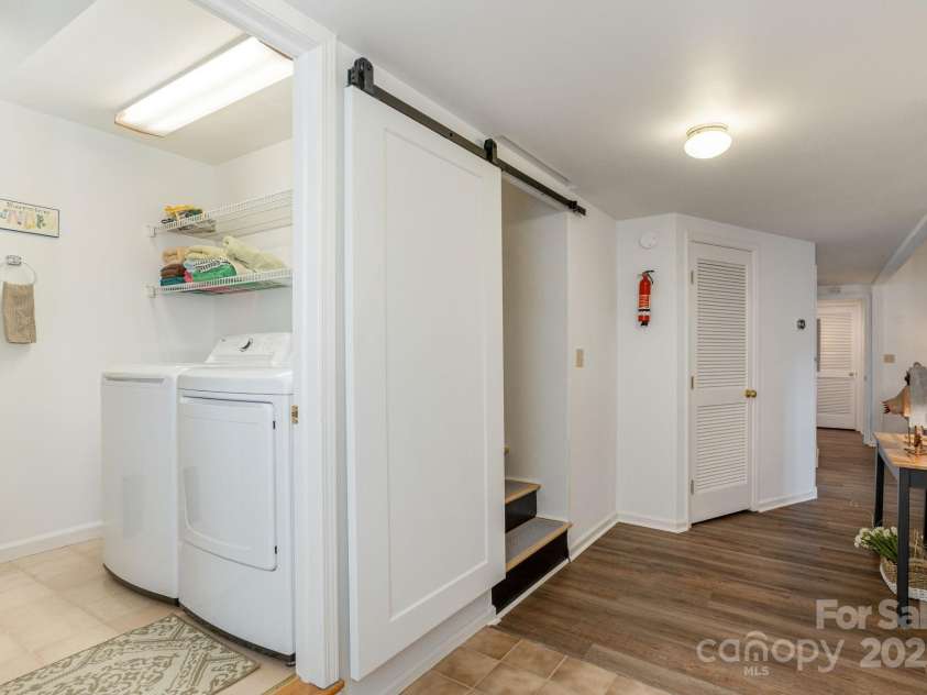 104 SUNNY VIEW Lane, Flat Rock, NC 28739.  MLS# CAR4266917, YatesRealty ID 17534. 