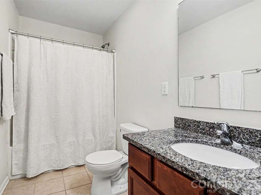 12521 Druids Glen Drive, Pineville, NC 28134.  MLS# CAR4372113, YatesRealty ID 17534. 2nd Full Bathroom