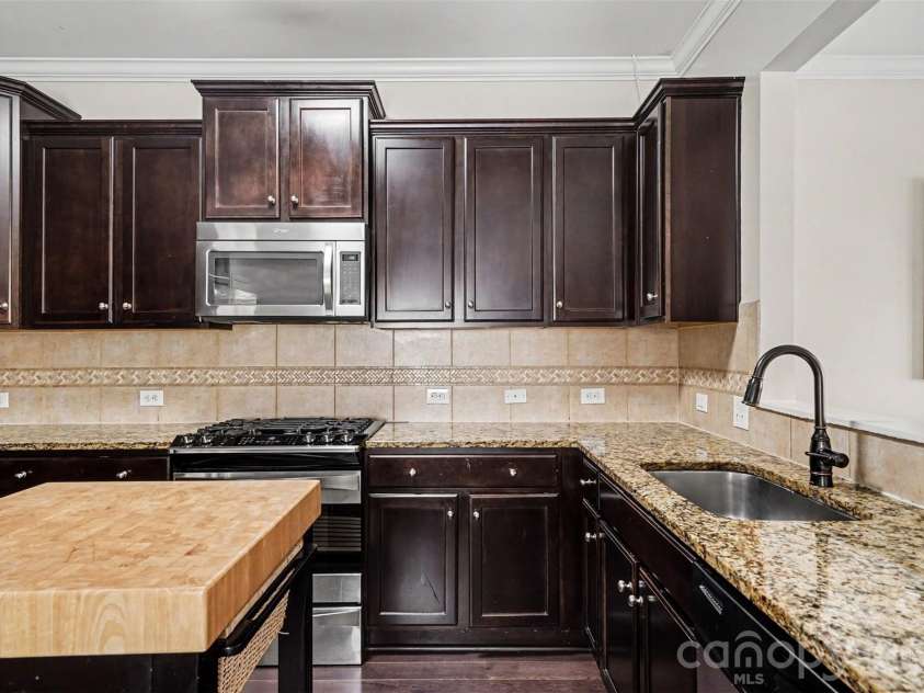 12521 Druids Glen Drive, Pineville, NC 28134.  MLS# CAR4372113, YatesRealty ID 17534. 
