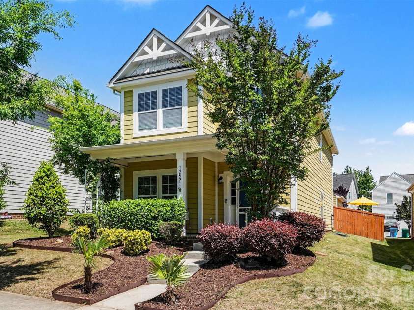 12521 Druids Glen Drive, Pineville, NC 28134.  MLS# CAR4372113, YatesRealty ID 17534. 