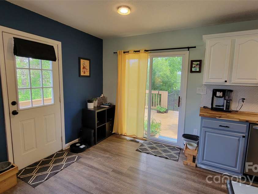 10 Haven Crest Lane, Fletcher, NC 28732.  MLS# CAR4266553, YatesRealty ID 17537. 