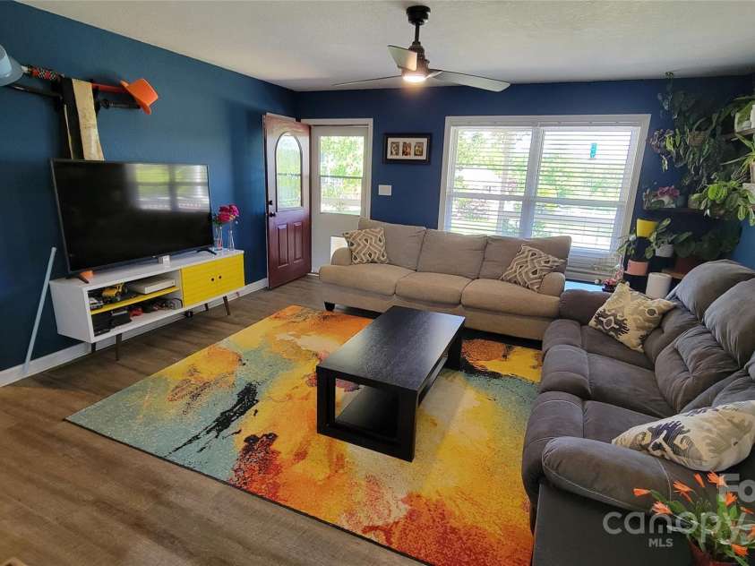 10 Haven Crest Lane, Fletcher, NC 28732.  MLS# CAR4266553, YatesRealty ID 17537. 
