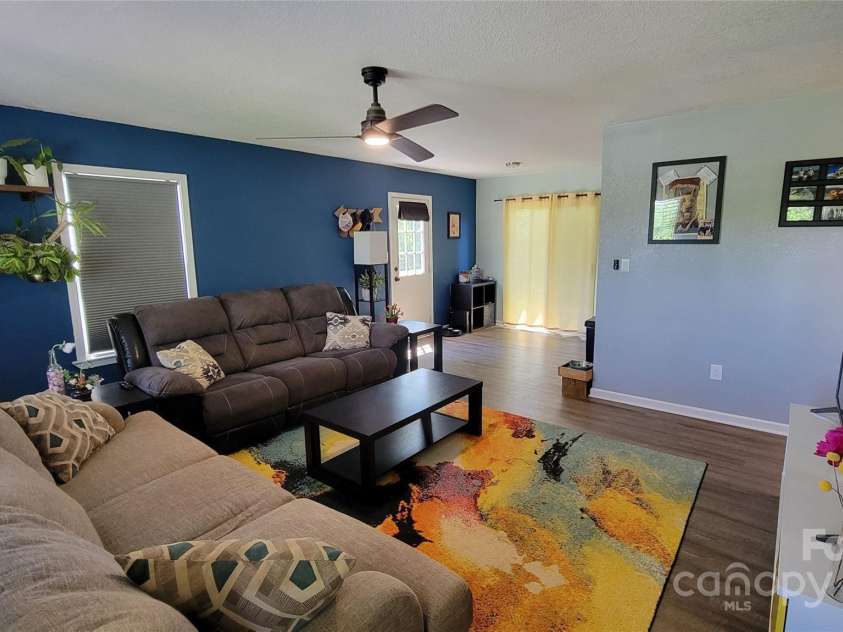 10 Haven Crest Lane, Fletcher, NC 28732.  MLS# CAR4266553, YatesRealty ID 17537. 