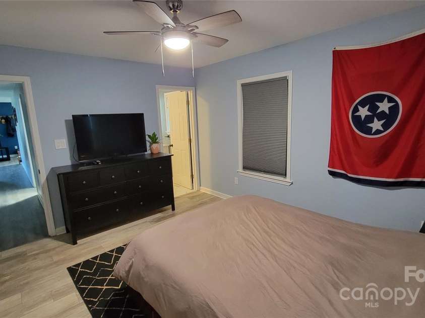 10 Haven Crest Lane, Fletcher, NC 28732.  MLS# CAR4266553, YatesRealty ID 17537. 