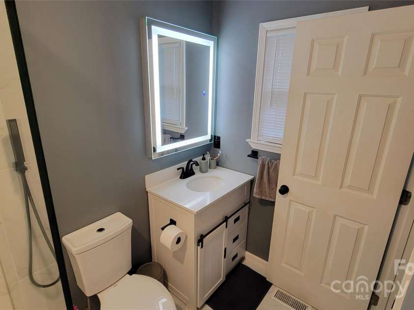 10 Haven Crest Lane, Fletcher, NC 28732.  MLS# CAR4266553, YatesRealty ID 17537. 