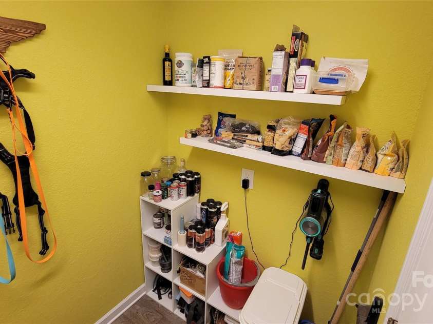 10 Haven Crest Lane, Fletcher, NC 28732.  MLS# CAR4266553, YatesRealty ID 17537. 