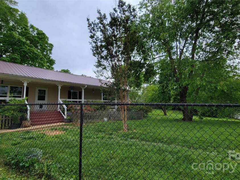 10 Haven Crest Lane, Fletcher, NC 28732.  MLS# CAR4266553, YatesRealty ID 17537. 