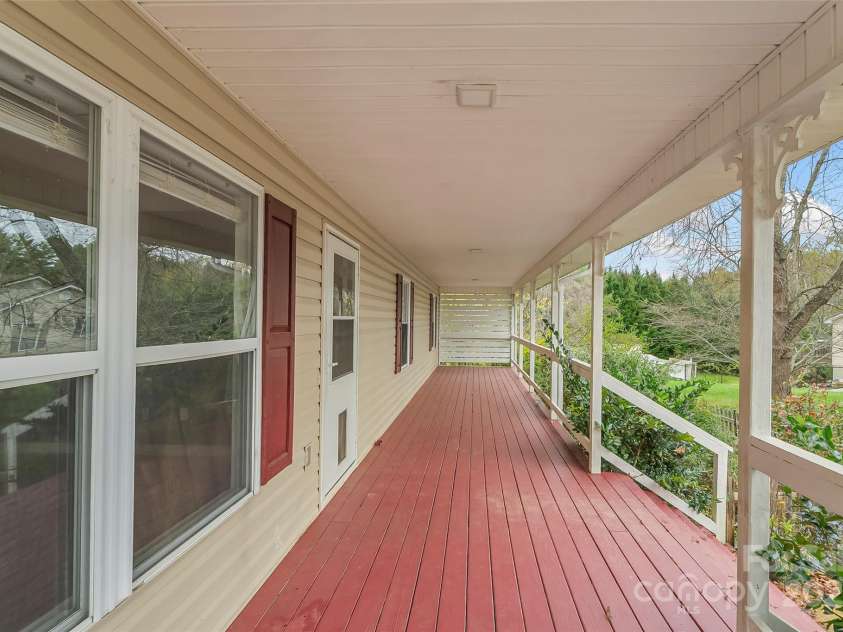 10 Haven Crest Lane, Fletcher, NC 28732.  MLS# CAR4321217, YatesRealty ID 17537. 