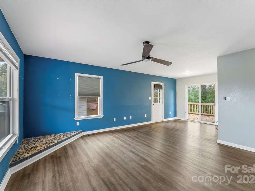 10 Haven Crest Lane, Fletcher, NC 28732.  MLS# CAR4321217, YatesRealty ID 17537. 