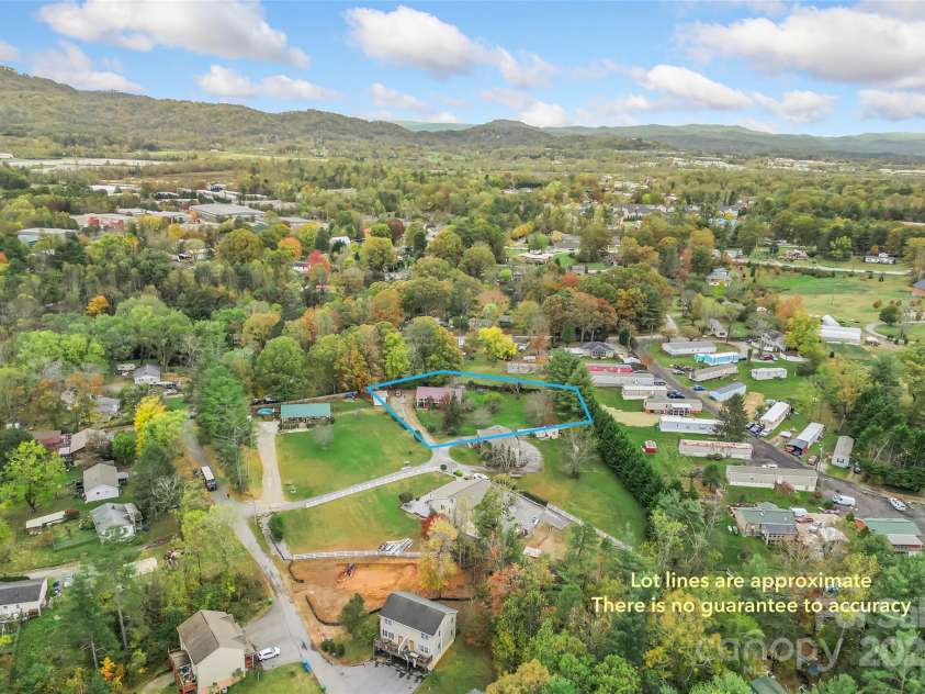 10 Haven Crest Lane, Fletcher, NC 28732.  MLS# CAR4321217, YatesRealty ID 17537. 