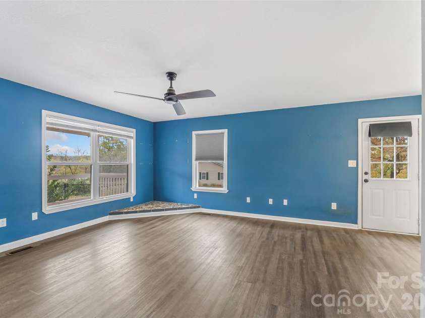 10 Haven Crest Lane, Fletcher, NC 28732.  MLS# CAR4321217, YatesRealty ID 17537. 