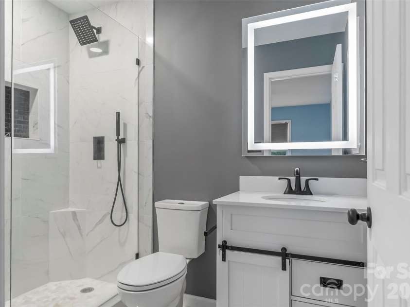 10 Haven Crest Lane, Fletcher, NC 28732.  MLS# CAR4321217, YatesRealty ID 17537. 