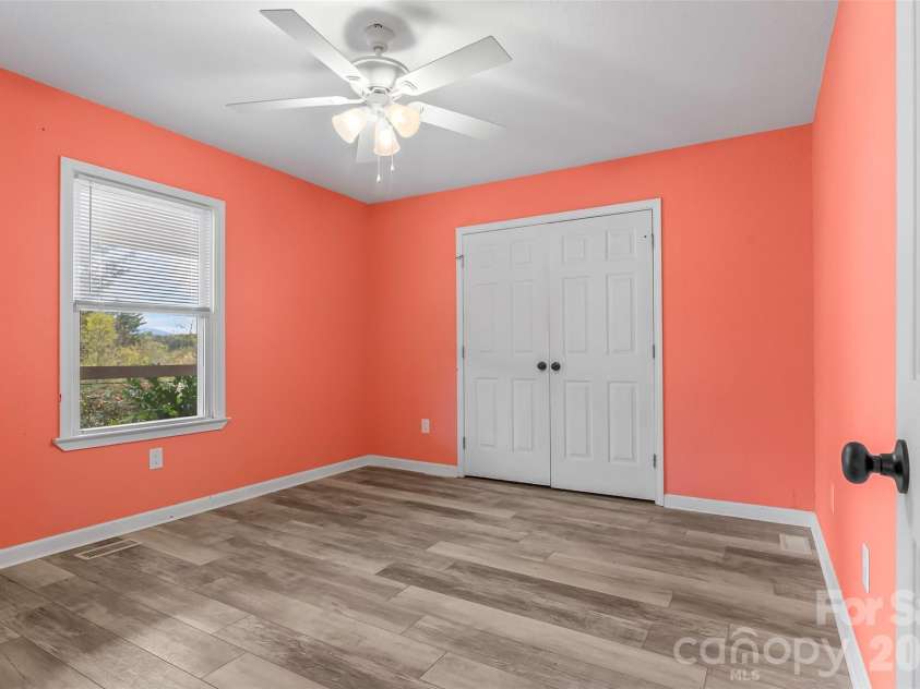 10 Haven Crest Lane, Fletcher, NC 28732.  MLS# CAR4321217, YatesRealty ID 17537. 