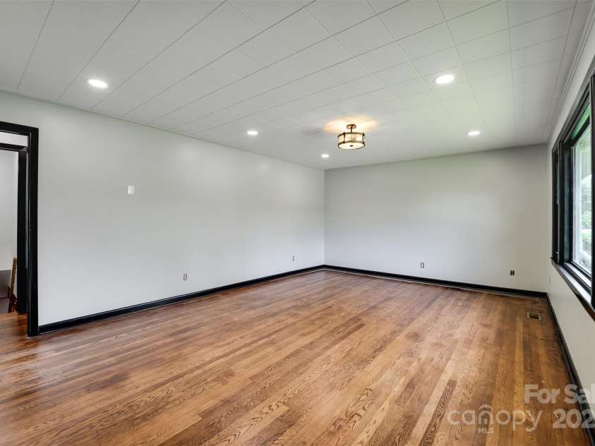 191 Rolling Green Drive, Sylva, NC 28779.  MLS# CAR4267172, YatesRealty ID 17538. 