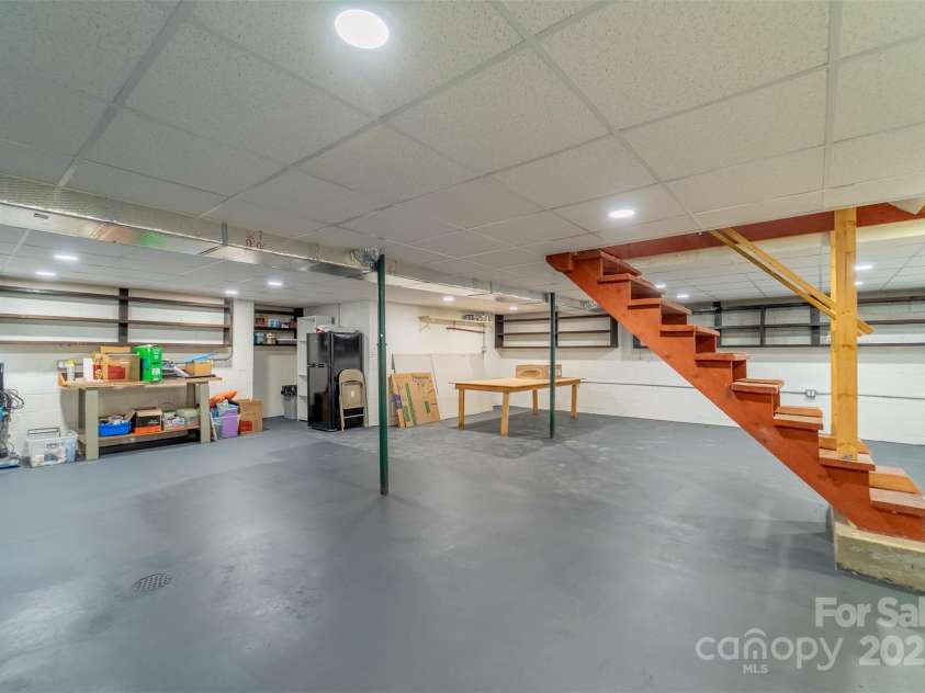 191 Rolling Green Drive, Sylva, NC 28779.  MLS# CAR4267172, YatesRealty ID 17538. 