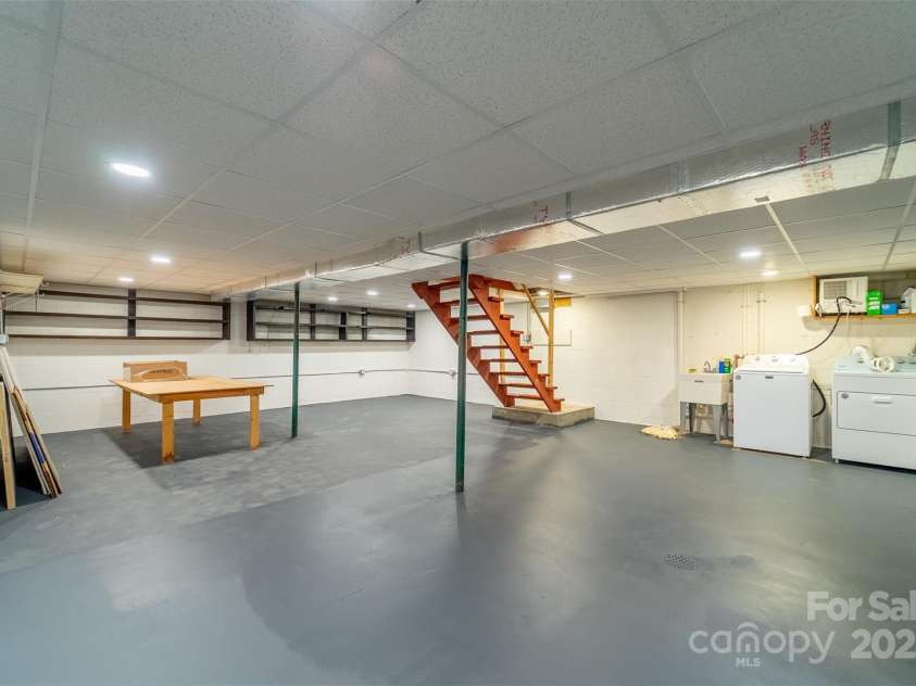 191 Rolling Green Drive, Sylva, NC 28779.  MLS# CAR4267172, YatesRealty ID 17538. 