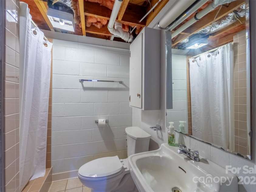 191 Rolling Green Drive, Sylva, NC 28779.  MLS# CAR4267172, YatesRealty ID 17538. 