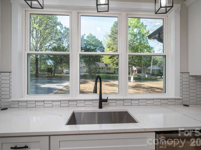 110 Johnson Lane, Cherryville, NC 28021.  MLS# CAR4342341, YatesRealty ID 17539. Kitchen