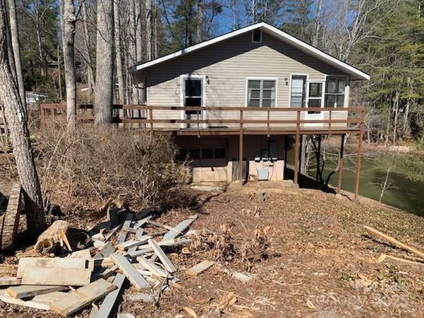 30 LAKEMONT COTTAGE Trail, Flat Rock, NC 28731.  MLS# CAR4232172, YatesRealty ID 1754. END, SEE GARAGE, LAKE AND DRIVE