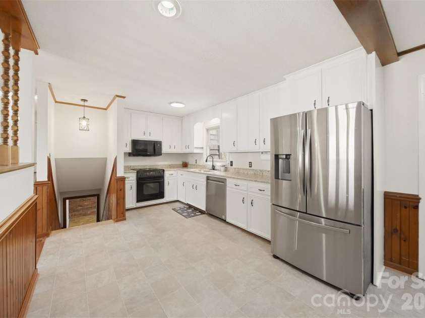 4776 Kennedy Street, Hickory, NC 28602.  MLS# CAR4353201, YatesRealty ID 17540. 