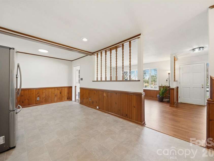 4776 Kennedy Street, Hickory, NC 28602.  MLS# CAR4353201, YatesRealty ID 17540. 