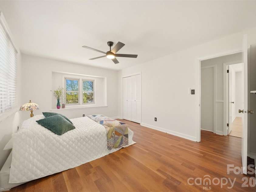 4776 Kennedy Street, Hickory, NC 28602.  MLS# CAR4353201, YatesRealty ID 17540. 