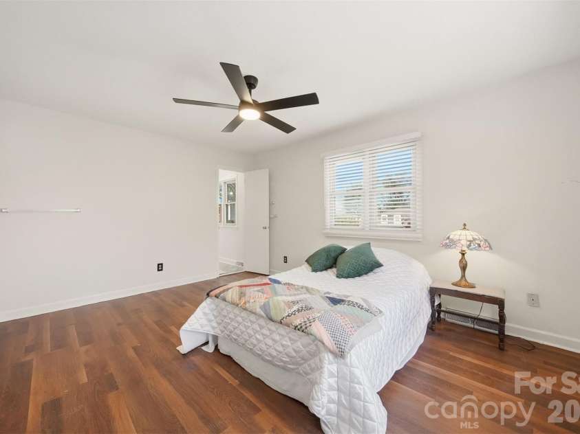 4776 Kennedy Street, Hickory, NC 28602.  MLS# CAR4353201, YatesRealty ID 17540. 