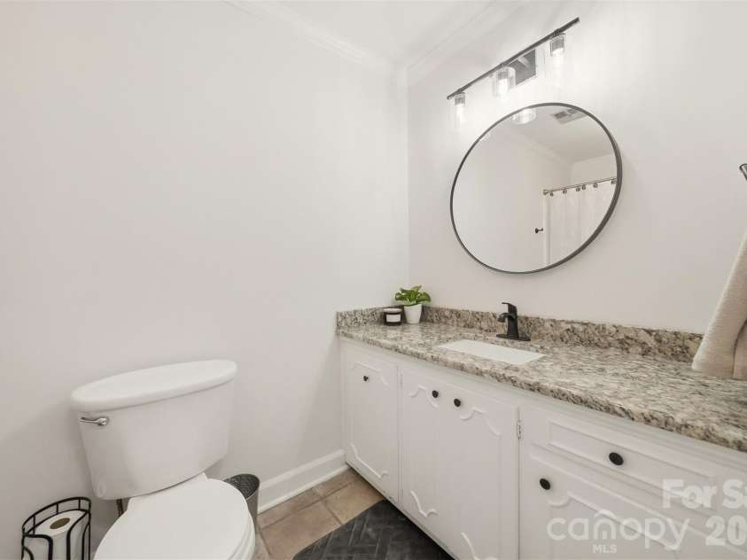 4776 Kennedy Street, Hickory, NC 28602.  MLS# CAR4353201, YatesRealty ID 17540. 