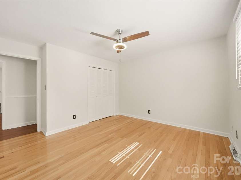 4776 Kennedy Street, Hickory, NC 28602.  MLS# CAR4353201, YatesRealty ID 17540. 