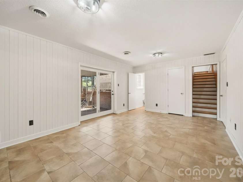 4776 Kennedy Street, Hickory, NC 28602.  MLS# CAR4353201, YatesRealty ID 17540. 