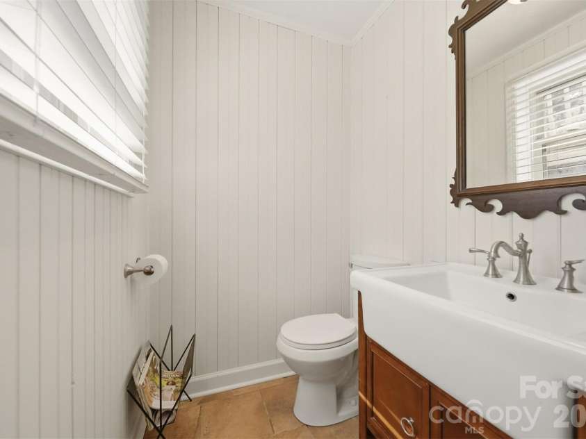4776 Kennedy Street, Hickory, NC 28602.  MLS# CAR4353201, YatesRealty ID 17540. 