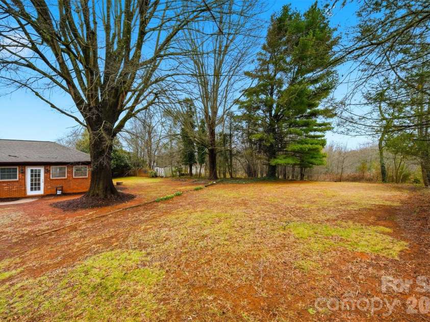 4776 Kennedy Street, Hickory, NC 28602.  MLS# CAR4353201, YatesRealty ID 17540. 
