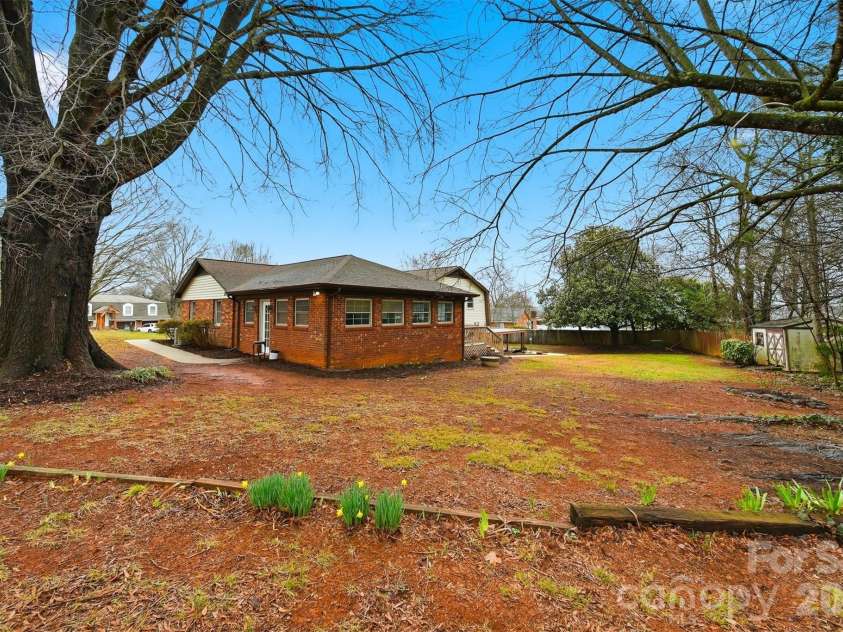 4776 Kennedy Street, Hickory, NC 28602.  MLS# CAR4353201, YatesRealty ID 17540. 