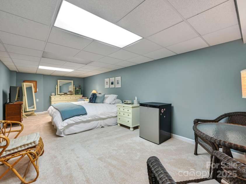 110 Aurora Drive, Asheville, NC 28805.  MLS# CAR4306684, YatesRealty ID 17541. 