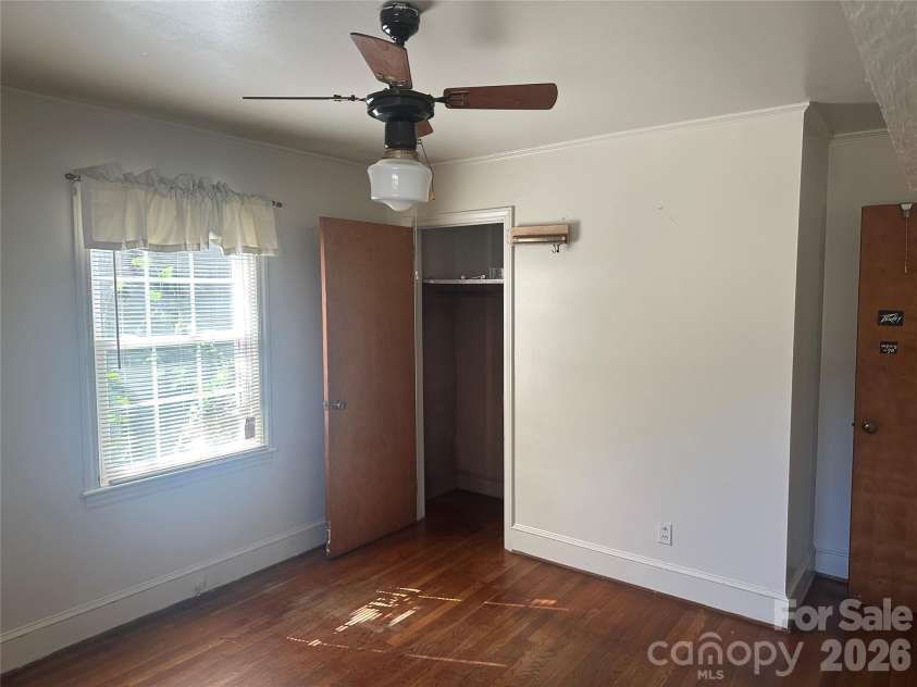 1435 Dean Street, Charlotte, NC 28216.  MLS# CAR4429193, YatesRealty ID 17541. 