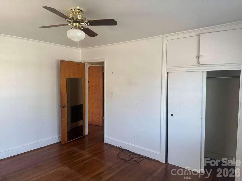 1435 Dean Street, Charlotte, NC 28216.  MLS# CAR4429193, YatesRealty ID 17541. 