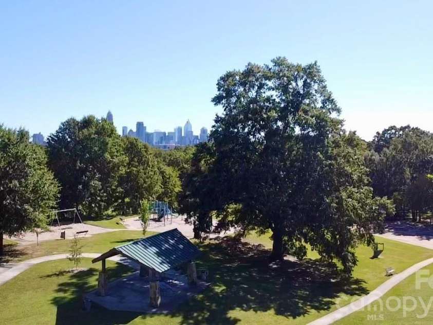 1435 Dean Street, Charlotte, NC 28216.  MLS# CAR4429193, YatesRealty ID 17541. Waddell Park