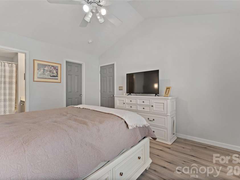 11138 Saintsbury Place, Charlotte, NC 28270.  MLS# CAR4354496, YatesRealty ID 17542. 