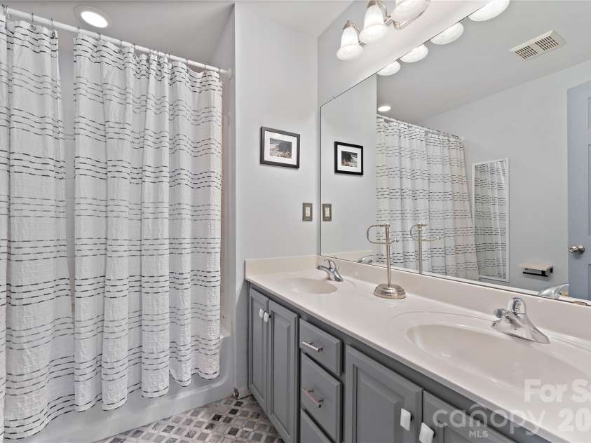 11138 Saintsbury Place, Charlotte, NC 28270.  MLS# CAR4354496, YatesRealty ID 17542. 