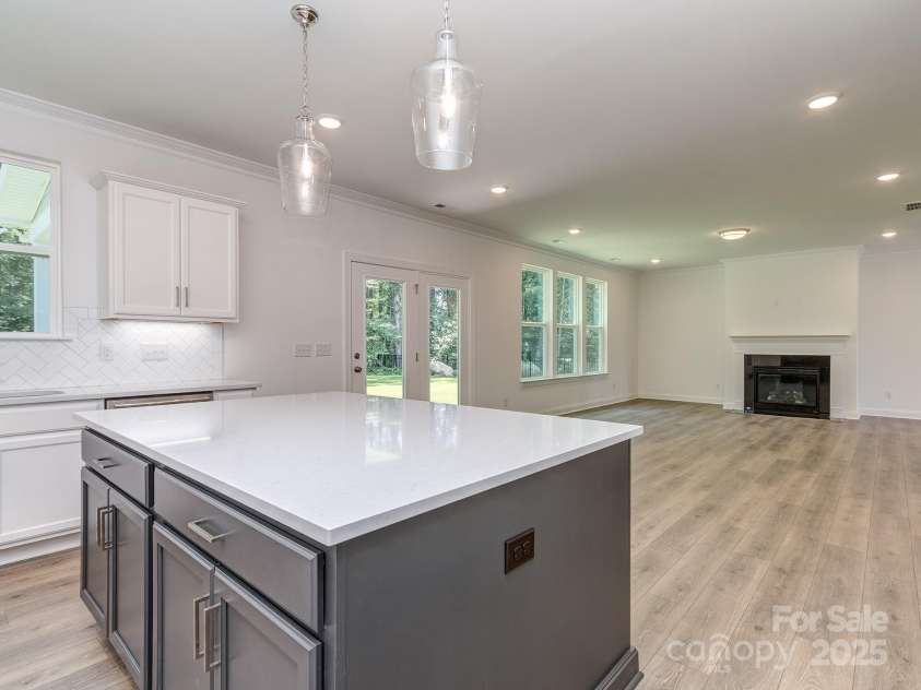 7108 Hambright Road, Huntersville, NC 28078.  MLS# CAR4267647, YatesRealty ID 17542. 