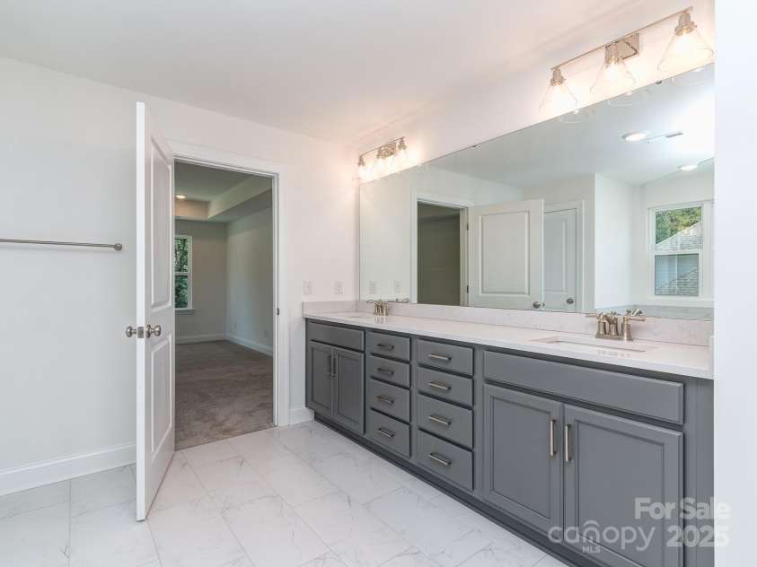 7108 Hambright Road, Huntersville, NC 28078.  MLS# CAR4267647, YatesRealty ID 17542. 