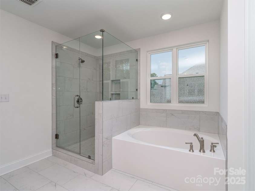 7108 Hambright Road, Huntersville, NC 28078.  MLS# CAR4267647, YatesRealty ID 17542. 