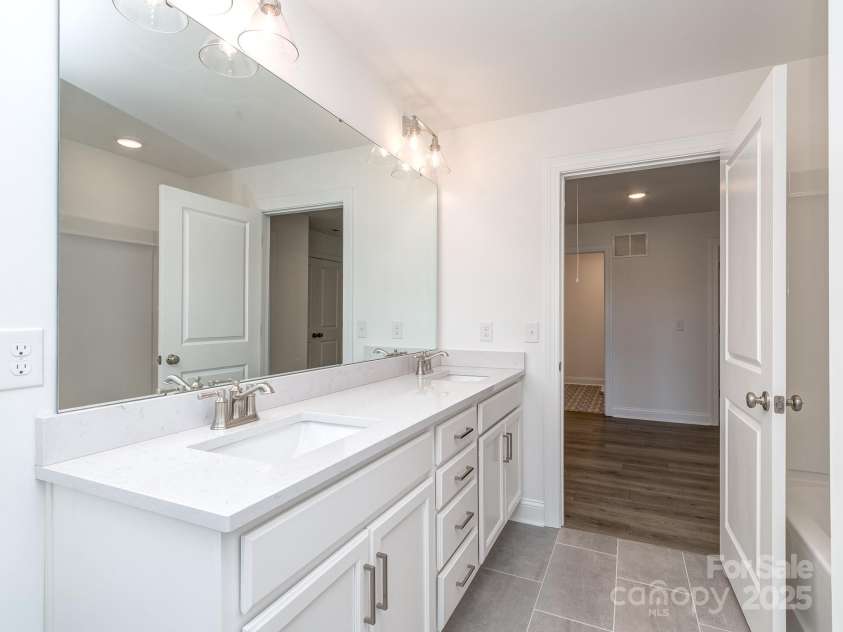 7108 Hambright Road, Huntersville, NC 28078.  MLS# CAR4267647, YatesRealty ID 17542. 