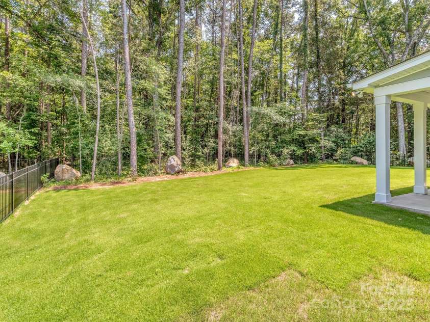 7108 Hambright Road, Huntersville, NC 28078.  MLS# CAR4267647, YatesRealty ID 17542. 