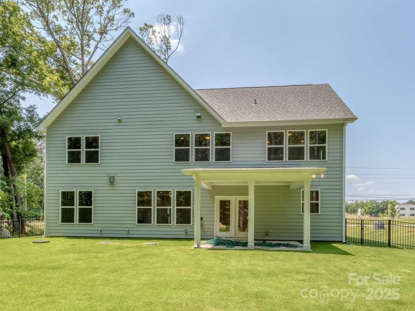 7108 Hambright Road, Huntersville, NC 28078.  MLS# CAR4267647, YatesRealty ID 17542. 