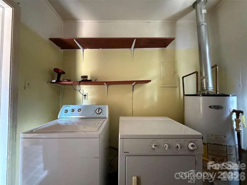 3220 Wiseman Drive, Charlotte, NC 28227.  MLS# CAR4396959, YatesRealty ID 17544. 