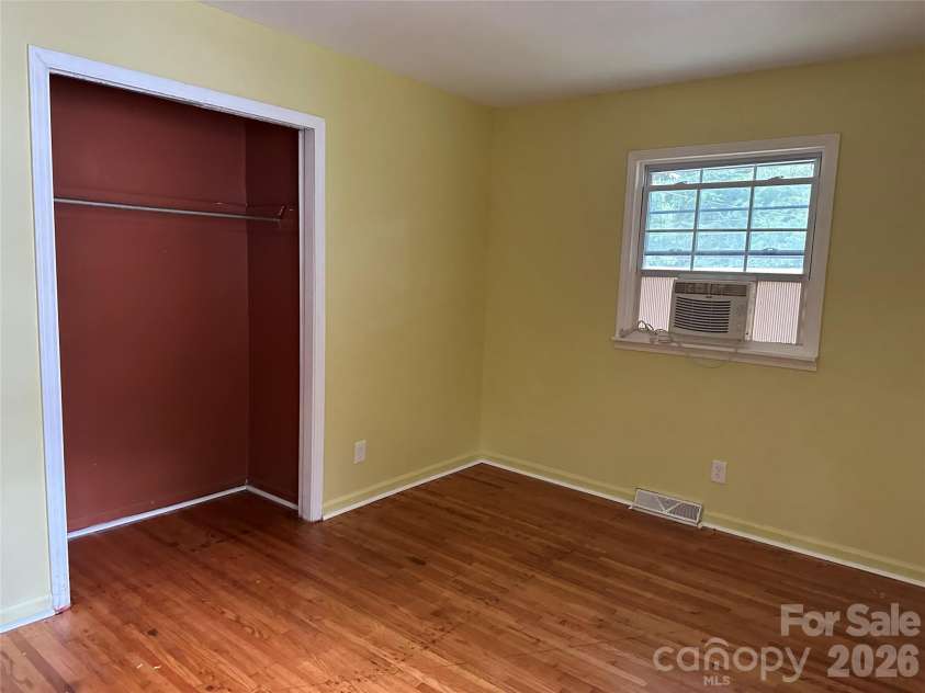 3220 Wiseman Drive, Charlotte, NC 28227.  MLS# CAR4396959, YatesRealty ID 17544. 