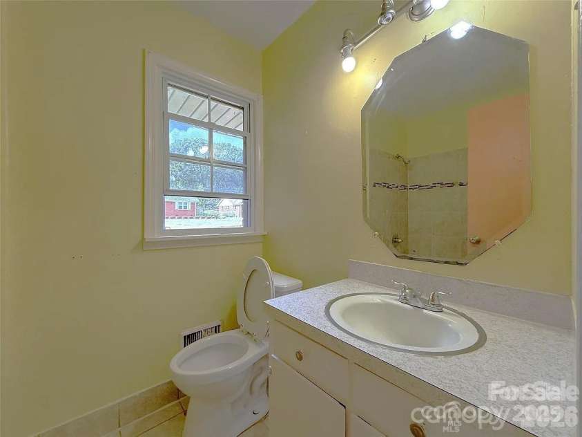 3220 Wiseman Drive, Charlotte, NC 28227.  MLS# CAR4396959, YatesRealty ID 17544. Full Bath1
